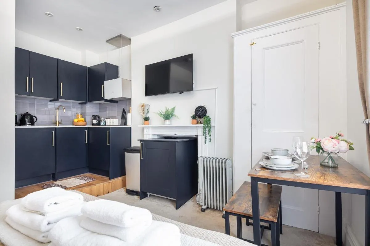 Image 3 of Cosy studio close to King Cross