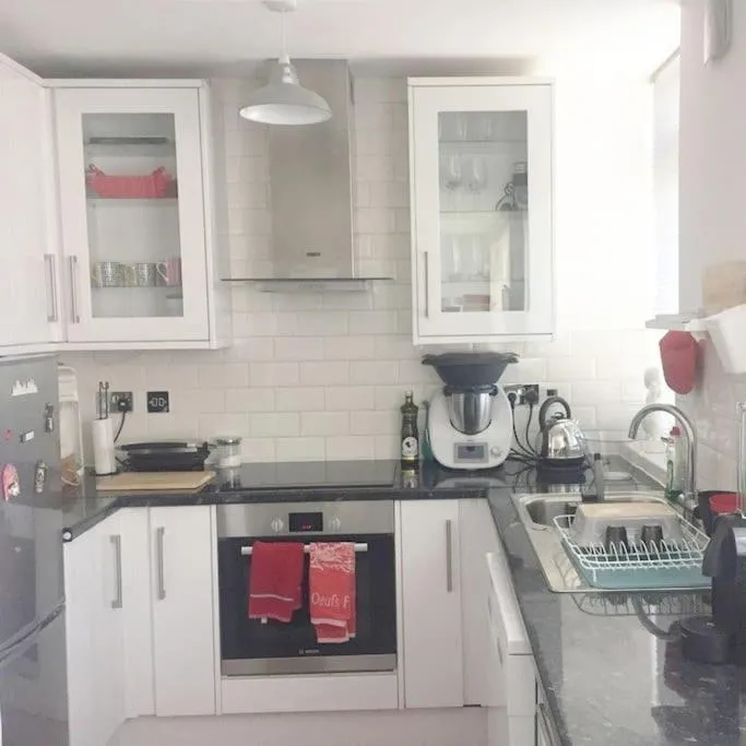 Image 5 of Cosy studio flat, great location!