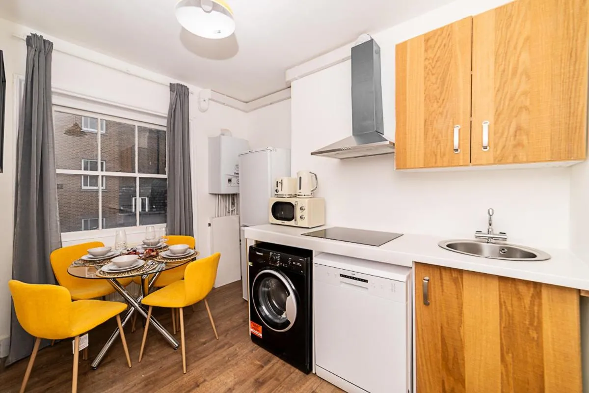Image 3 of [Covent Garden-Oxford Street] Central London Apartment