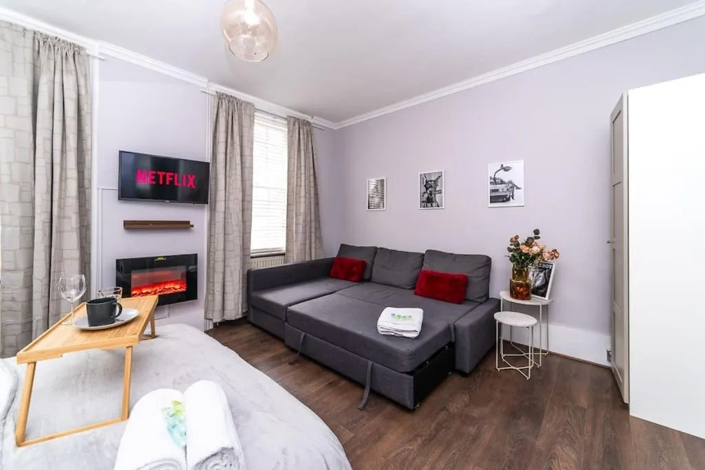 Image 5 of [Covent Garden-Oxford street] Central London Studio Apartment