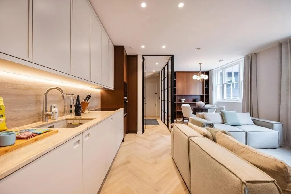Image 4 of Covent Garden 2 bed 2 bath duplex