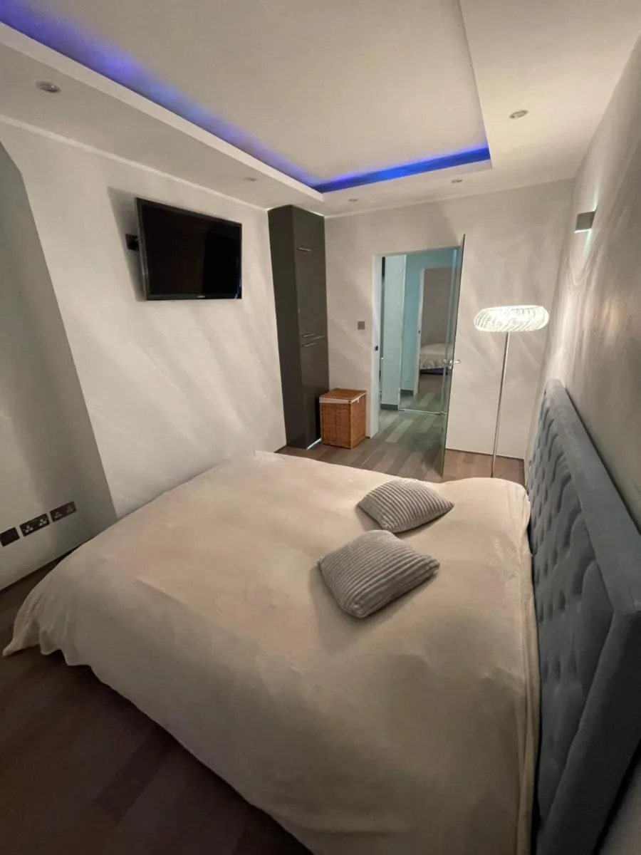 Image 4 of Covent Garden two bedroom flat
