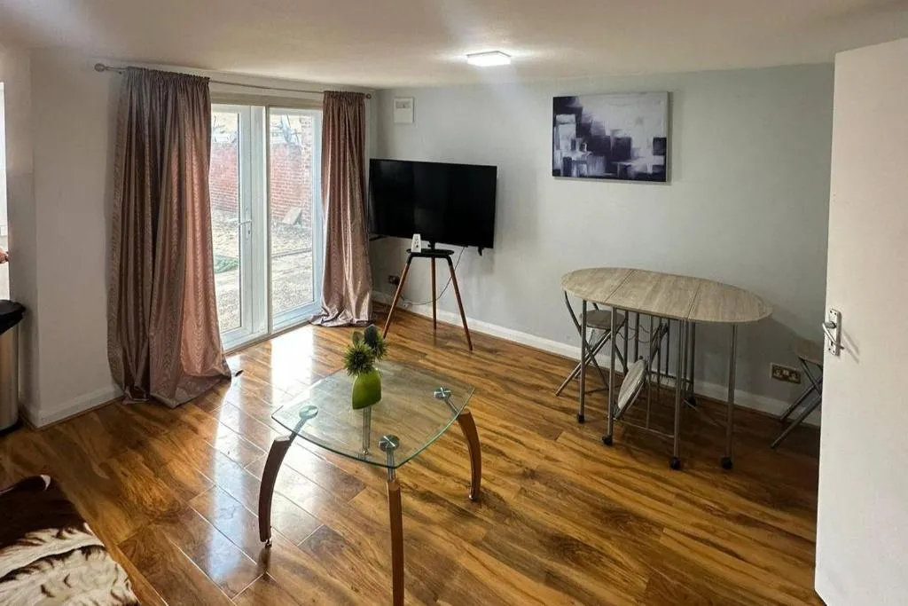 Image 1 of Cozy 1 Bed Apt Sleeps 4 with Garden Views