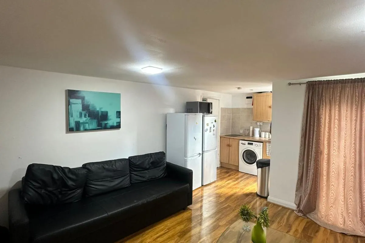 Image 4 of Cozy 1 Bed Apt Sleeps 4 with Garden Views
