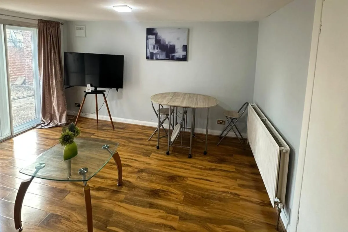 Image 5 of Cozy 1 Bed Apt Sleeps 4 with Garden Views