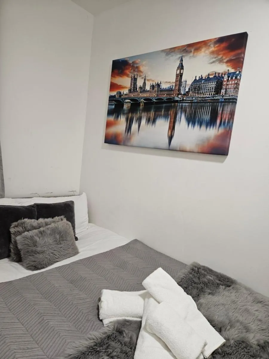 Image 5 of Cozy 1 Bedroom apartment, 30 mins to Oxford street by tube C