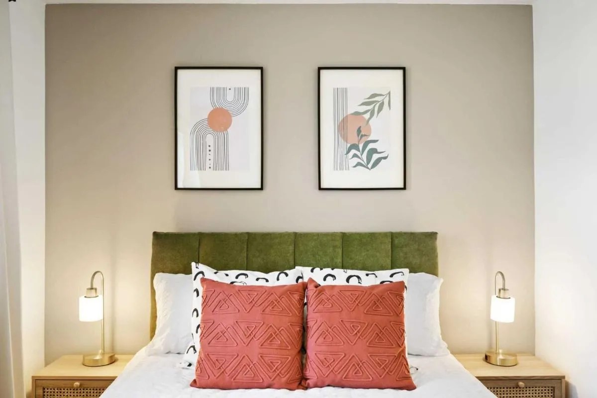 Image 3 of Cozy 2 Bed House Near Excel, The O2, Canary Wharf