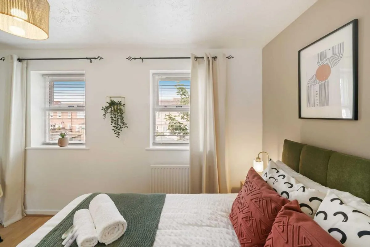Image 5 of Cozy 2 Bed House Near Excel, The O2, Canary Wharf