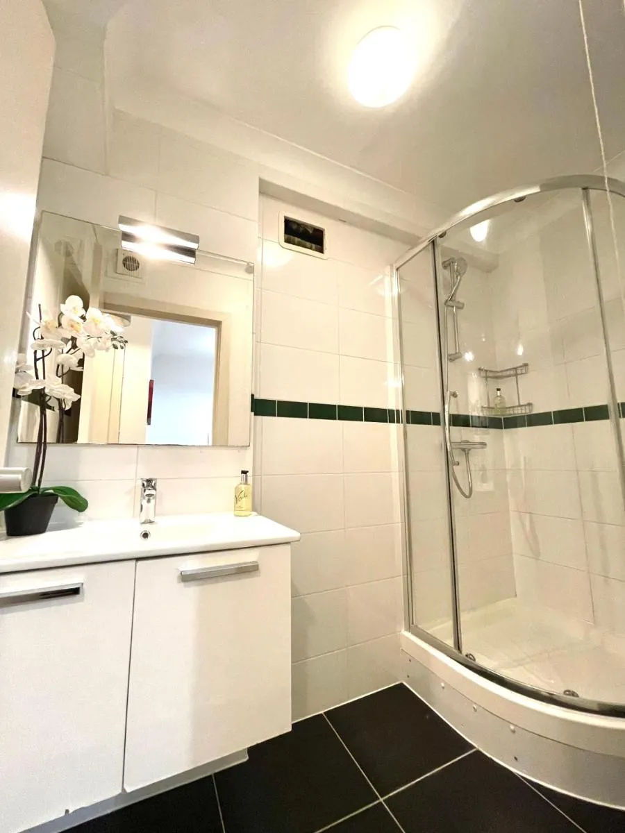Image 4 of Cozy 2 Bedroom near Victoria Station