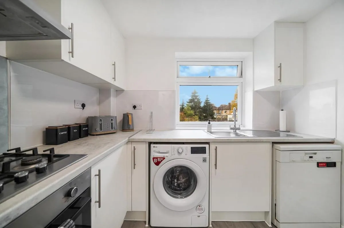 Image 4 of Cozy 2 bed Close to Wembley Reduction for long stay