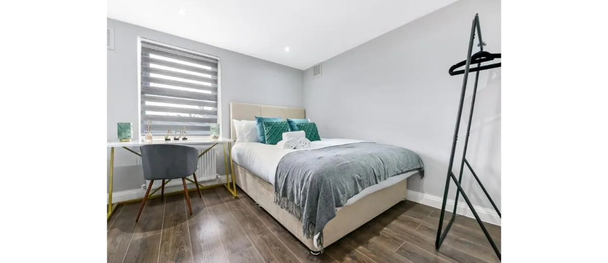 Image 3 of Cozy 3 Bedroom Flat in London!