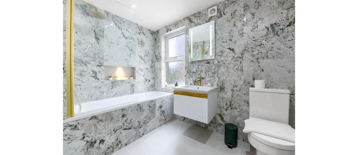 Image 5 of Cozy 3 Bedroom Flat in London!