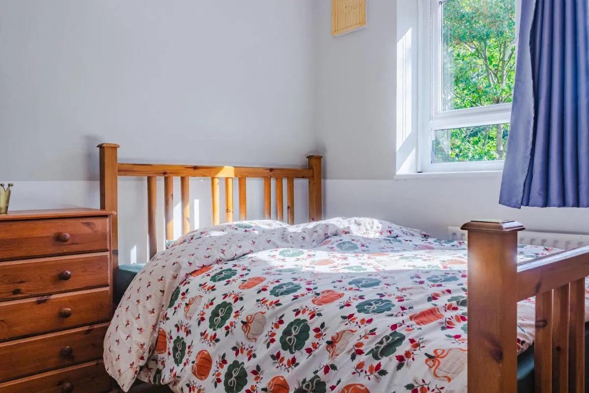 Image 4 of Cozy 4-Bed House in Wimbledon