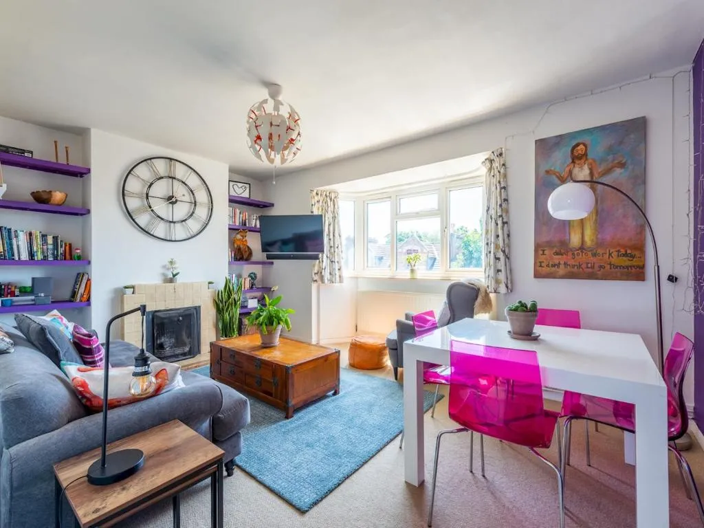 Cozy 4-Bed with Garden in Trendy Stoke Newington – Pass the Keys
