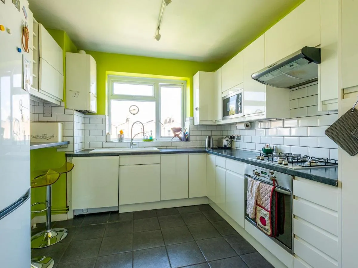 Image 4 of Cozy 4-Bed with Garden in Trendy Stoke Newington – Pass the Keys