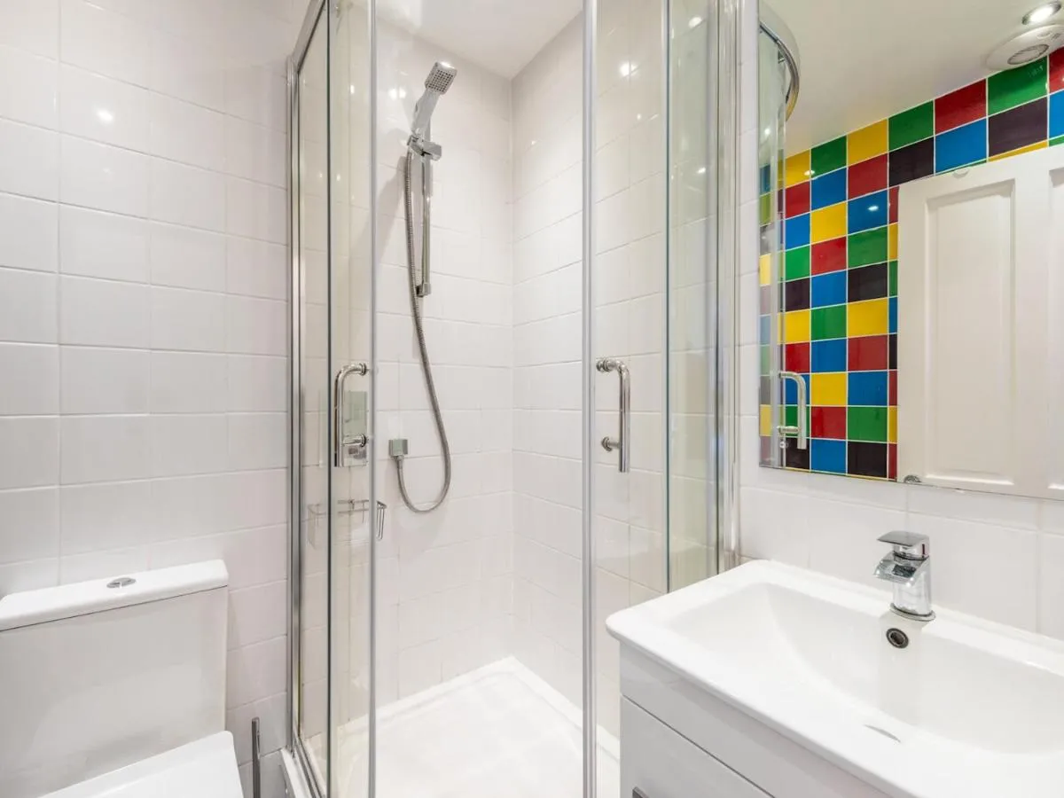 Image 3 of Cozy 4-Bed with Garden in Trendy Stoke Newington – Pass the Keys