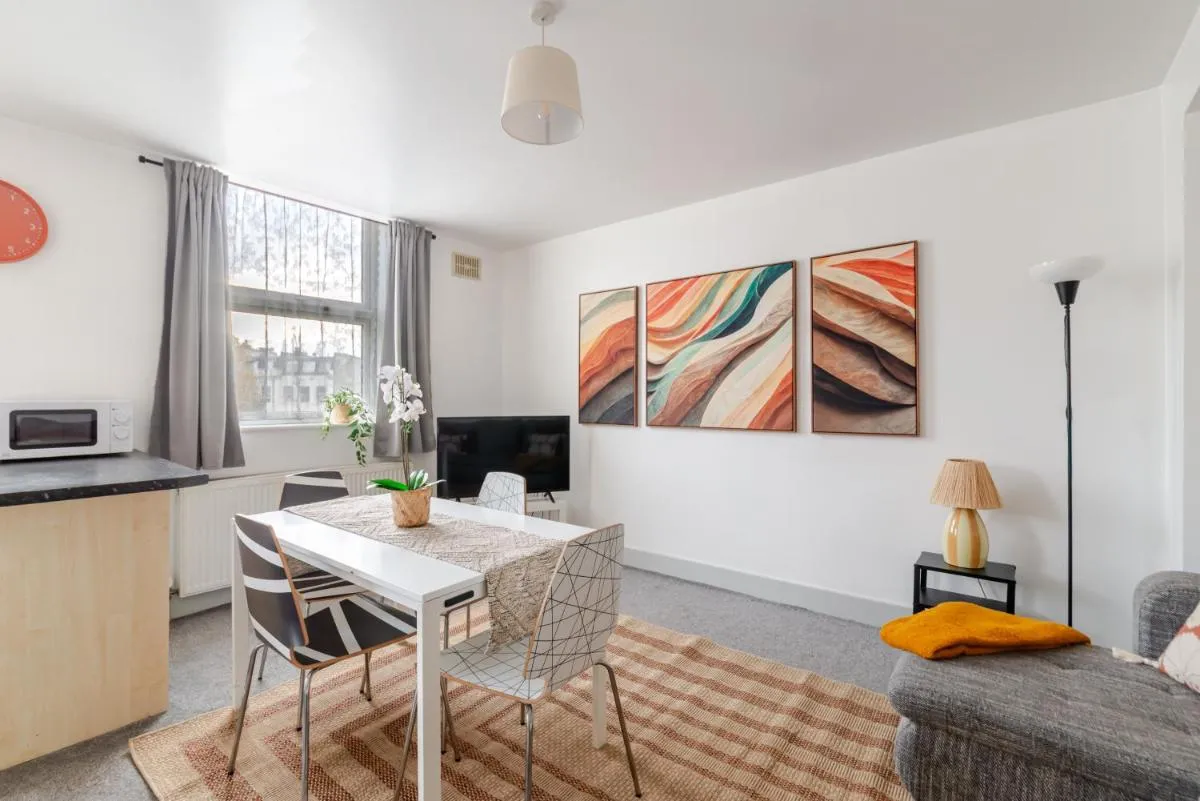 Image 5 of Cozy Apartment in Kensington