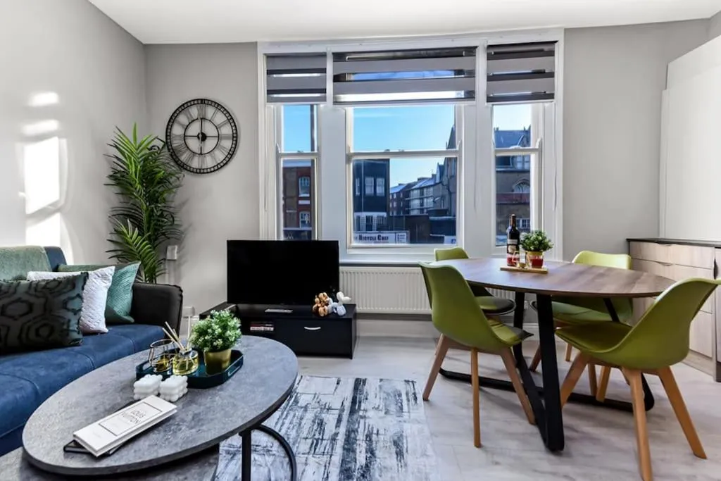 Image 4 of Cozy Battersea apartment Sleep 5 Easy Access to Central London