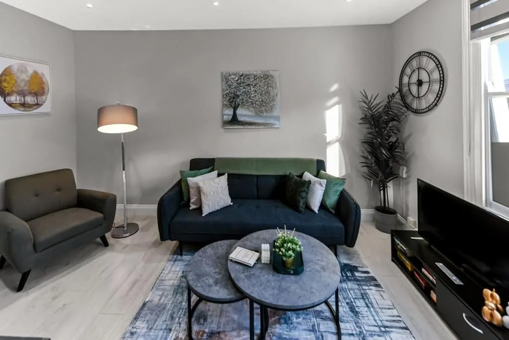 Image 5 of Cozy Battersea apartment Sleep 5 Easy Access to Central London