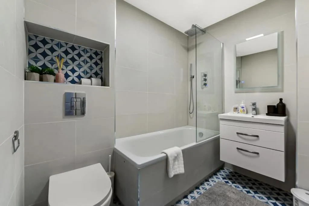 Image 3 of Cozy Battersea apartment Sleep 5 Easy Access to Central London
