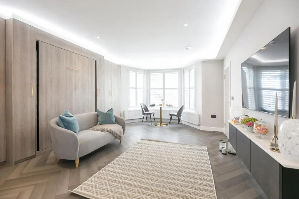 Image 1 of Cozy Elegant Studio in Nevern Square