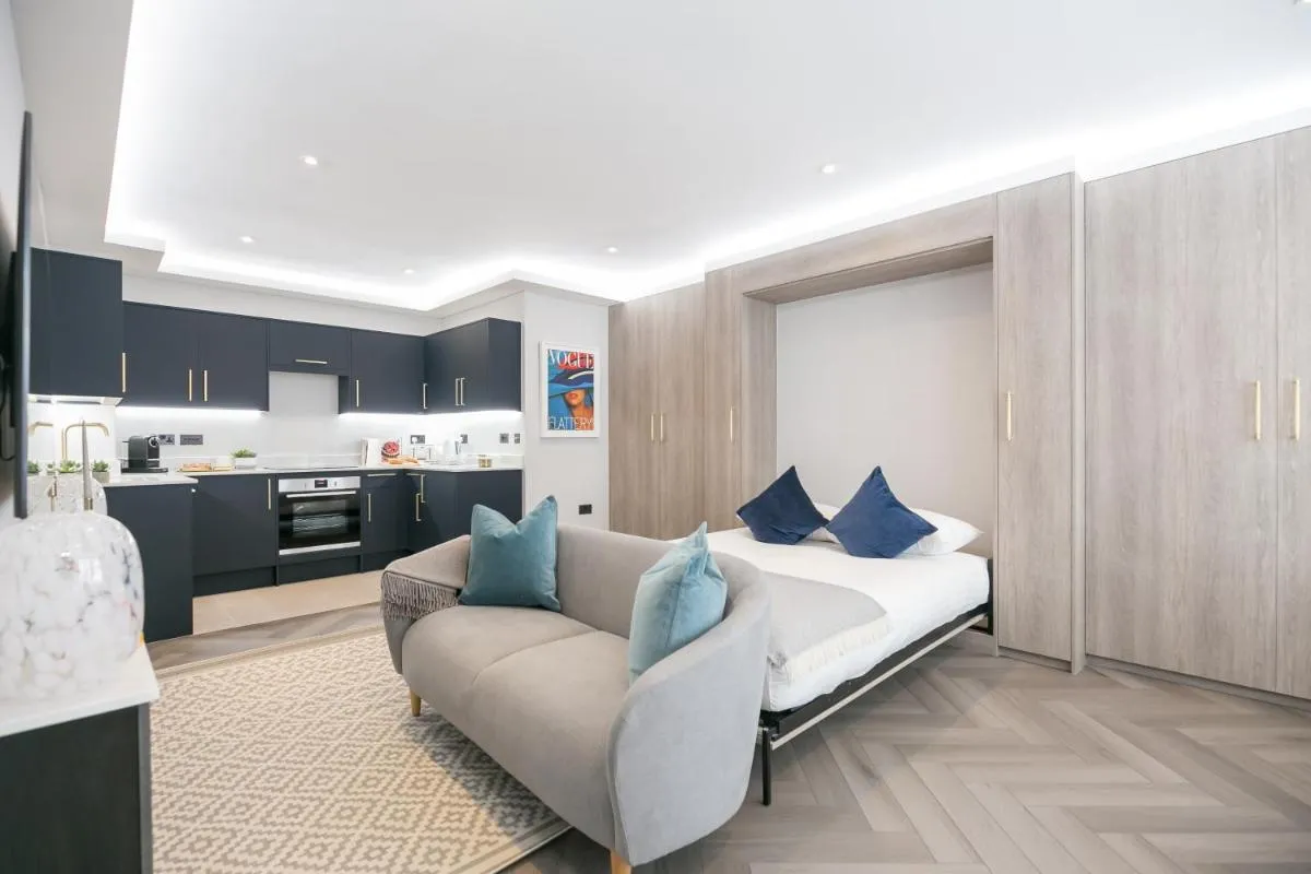 Image 5 of Cozy Elegant Studio in Nevern Square