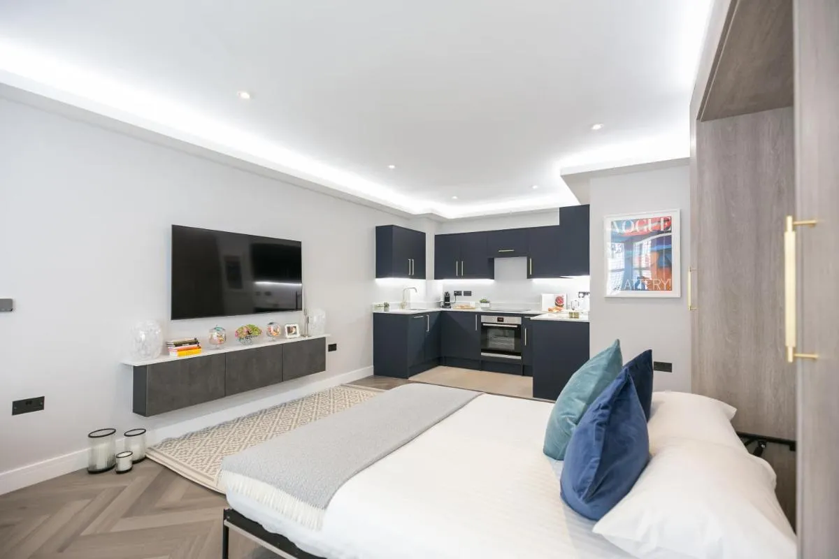 Image 4 of Cozy Elegant Studio in Nevern Square