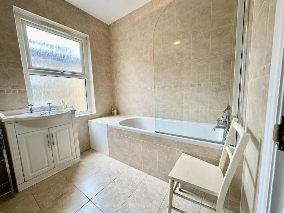 Image 3 of Cozy Family Flat in Twickenham