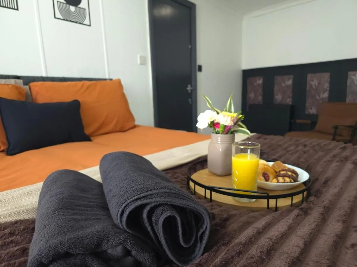 Image 5 of Cozy Flat London with private entrance