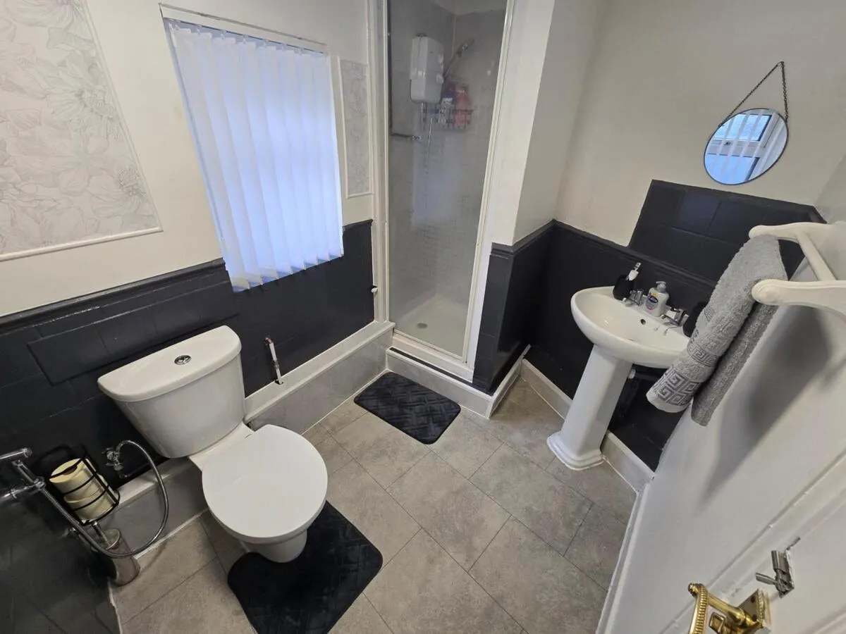 Image 3 of Cozy Flat London with private entrance