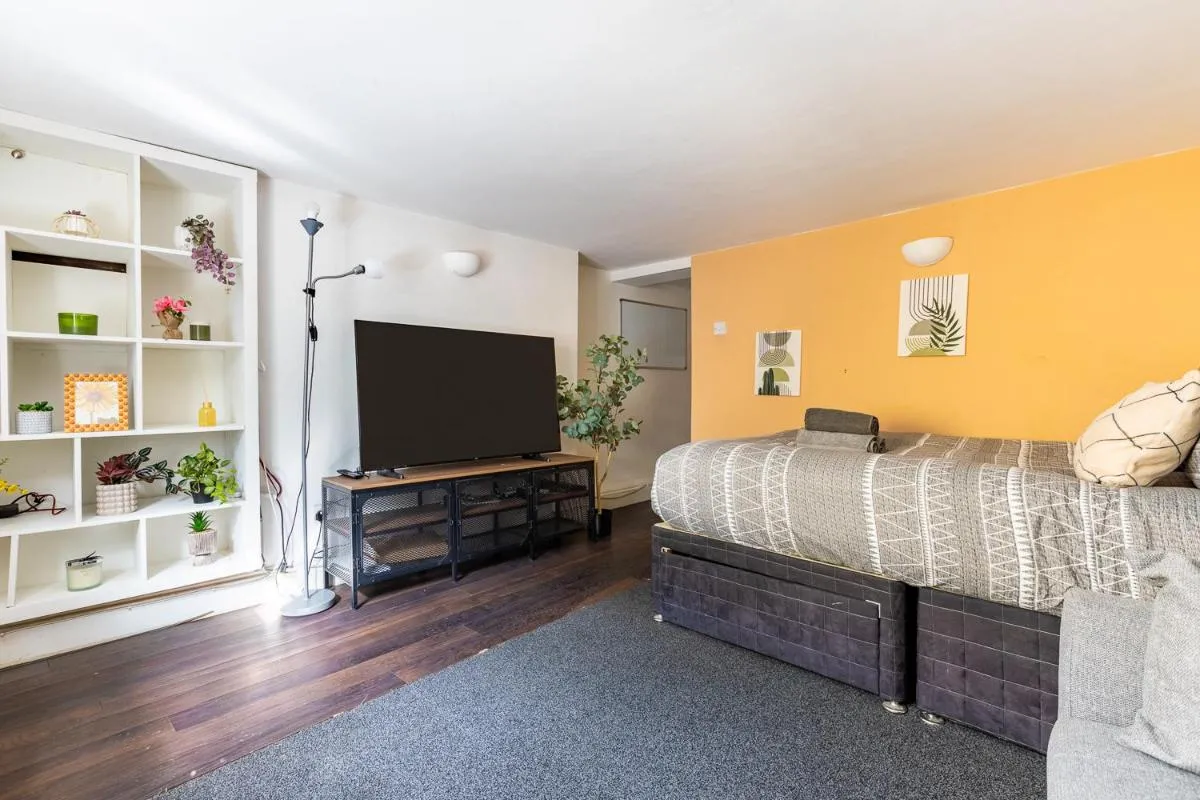 Image 3 of Cozy Flat in the Heart of Camden