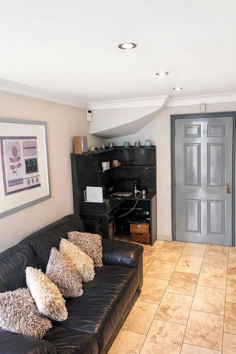 Image 5 of Cozy Guest Room in Central London with Shared Facilities