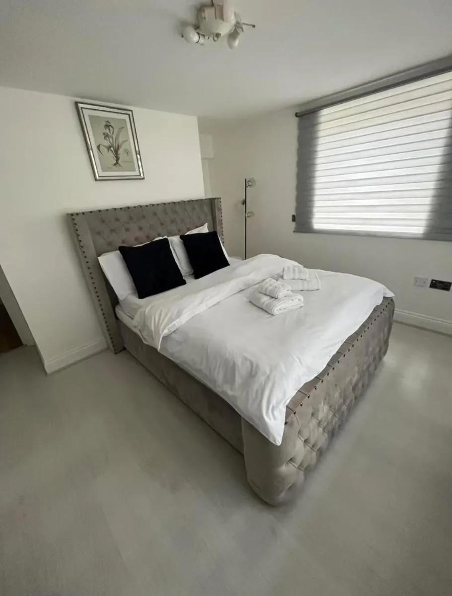 Image 4 of Cozy London Apartment with 2 Bedrooms&free parking