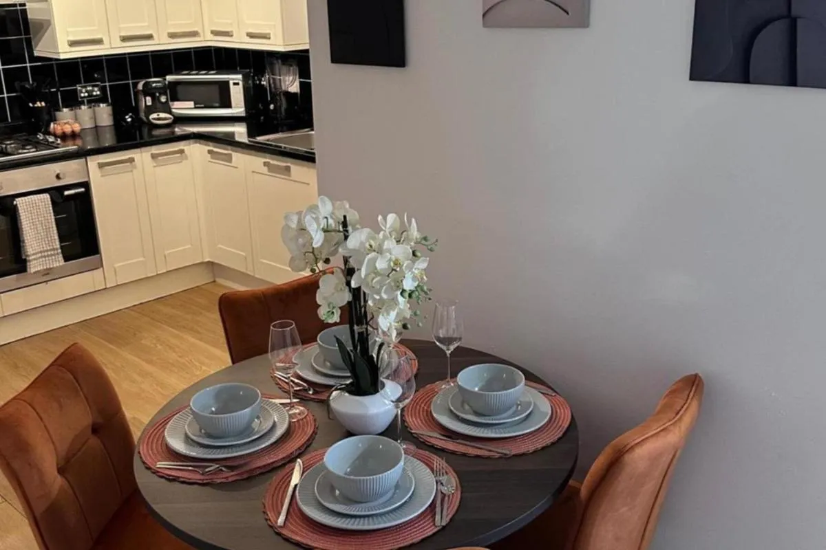 Image 3 of Cozy London Apartment with 2 Bedrooms&free parking
