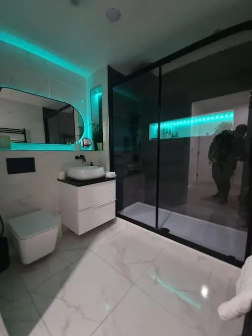 Image 5 of Cozy Modern London Flat in Angel Islington