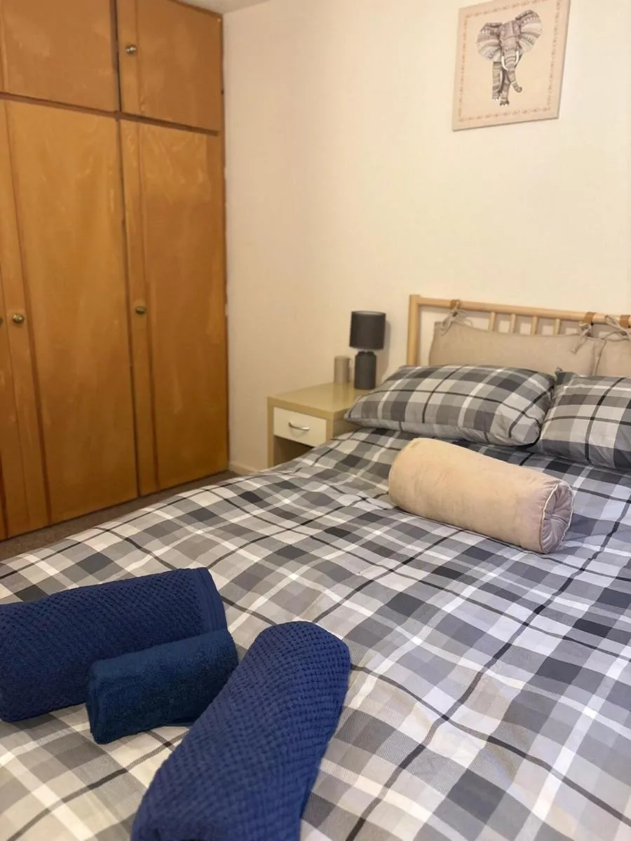 Image 4 of Cozy Northolt Hideaway 1BR with FREE Wifi and Street Parking
