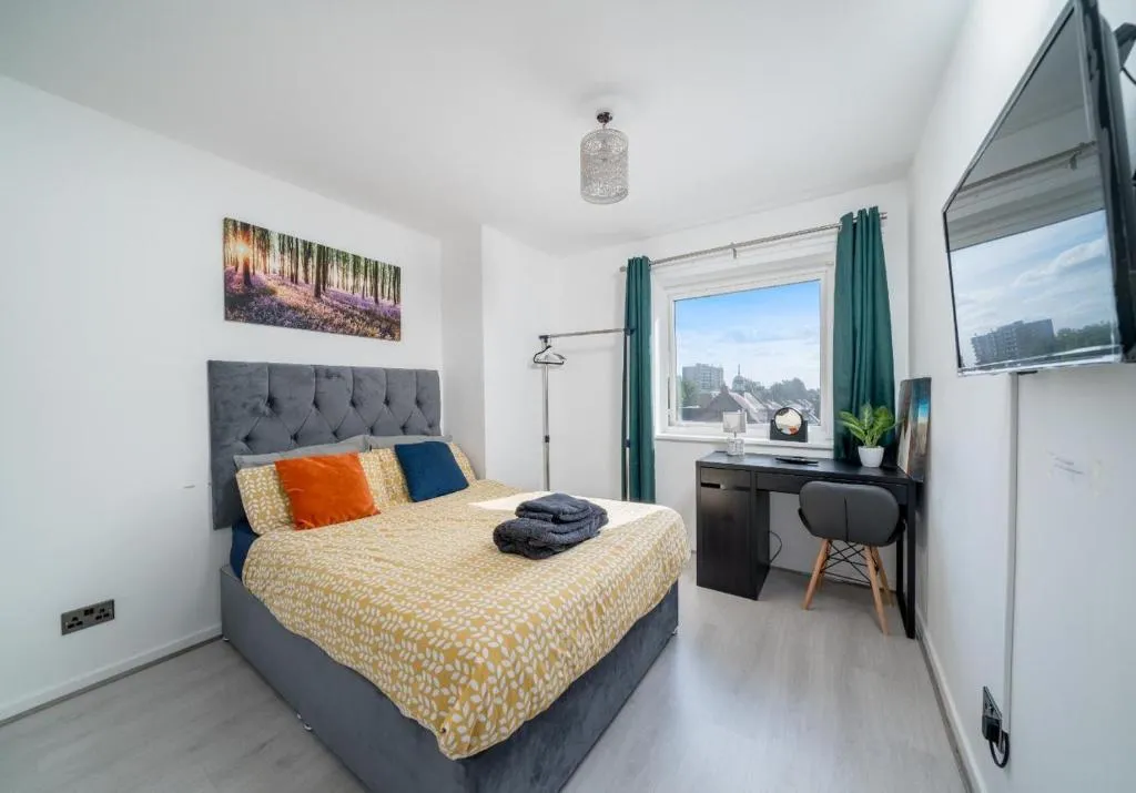 Image 1 of Cozy Private Room Near Shops & Transport in Enfield