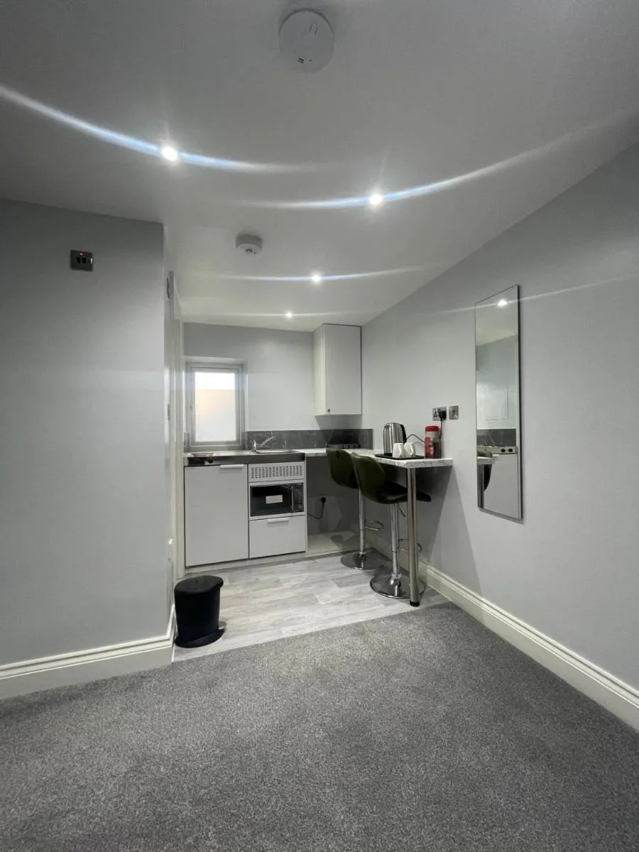 Image 4 of Cozy Studio Flat Romford, London