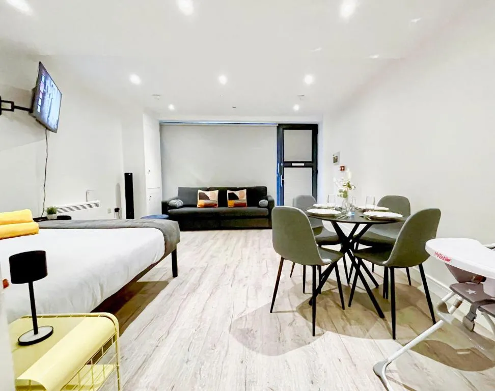 Cozy Studio Flat with FREE WiFi in Islington near Upper Street , Highbury , Angel Station