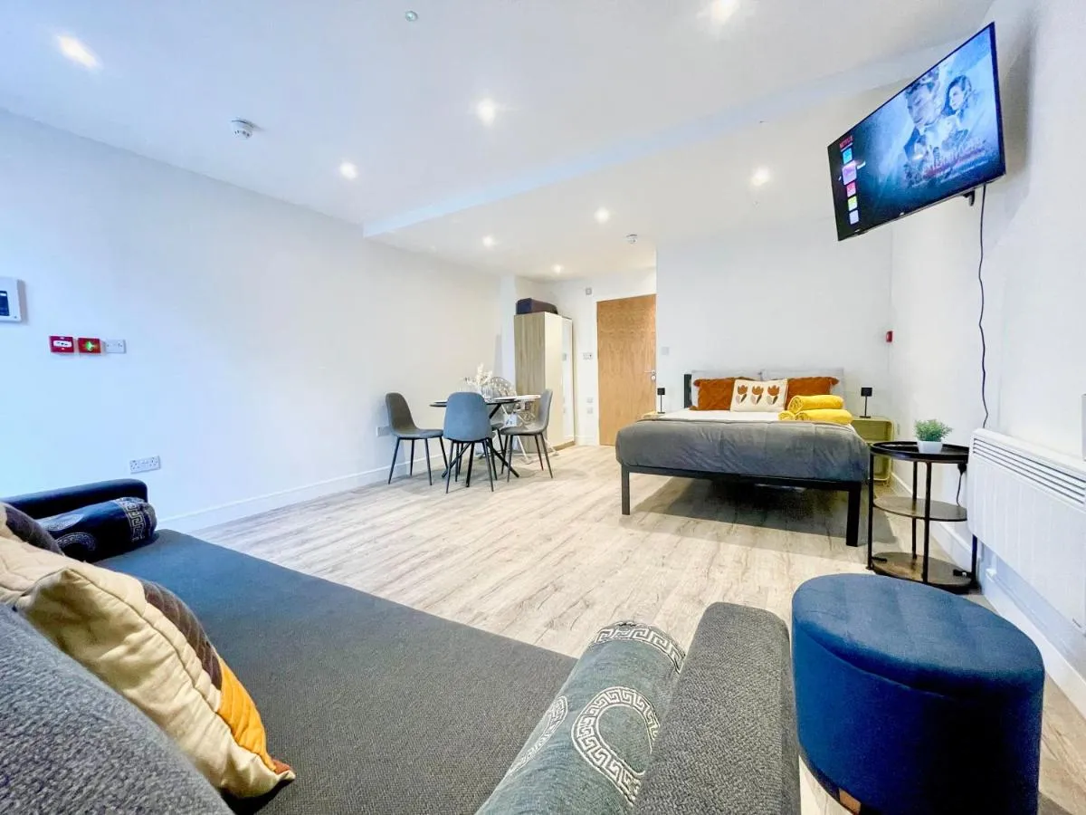 Image 5 of Cozy Studio Flat with FREE WiFi in Islington near Upper Street , Highbury , Angel Station