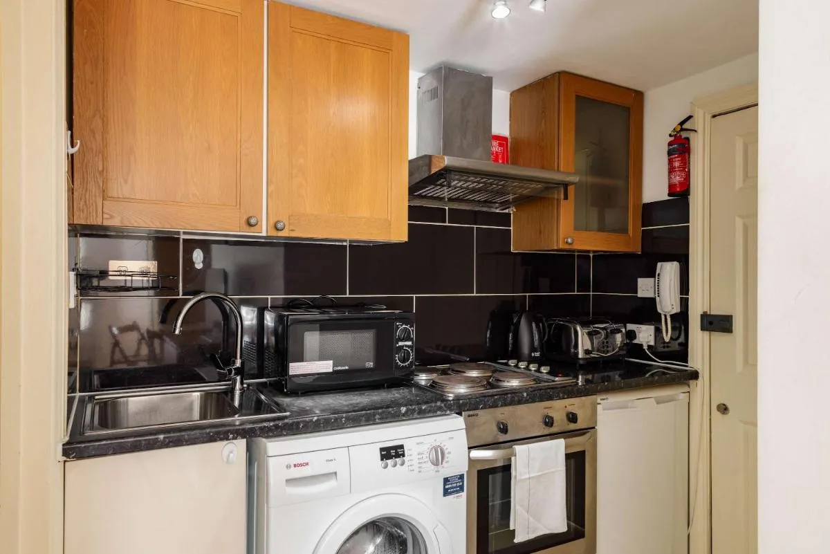 Image 5 of Cozy Studio In Prime South Kensington