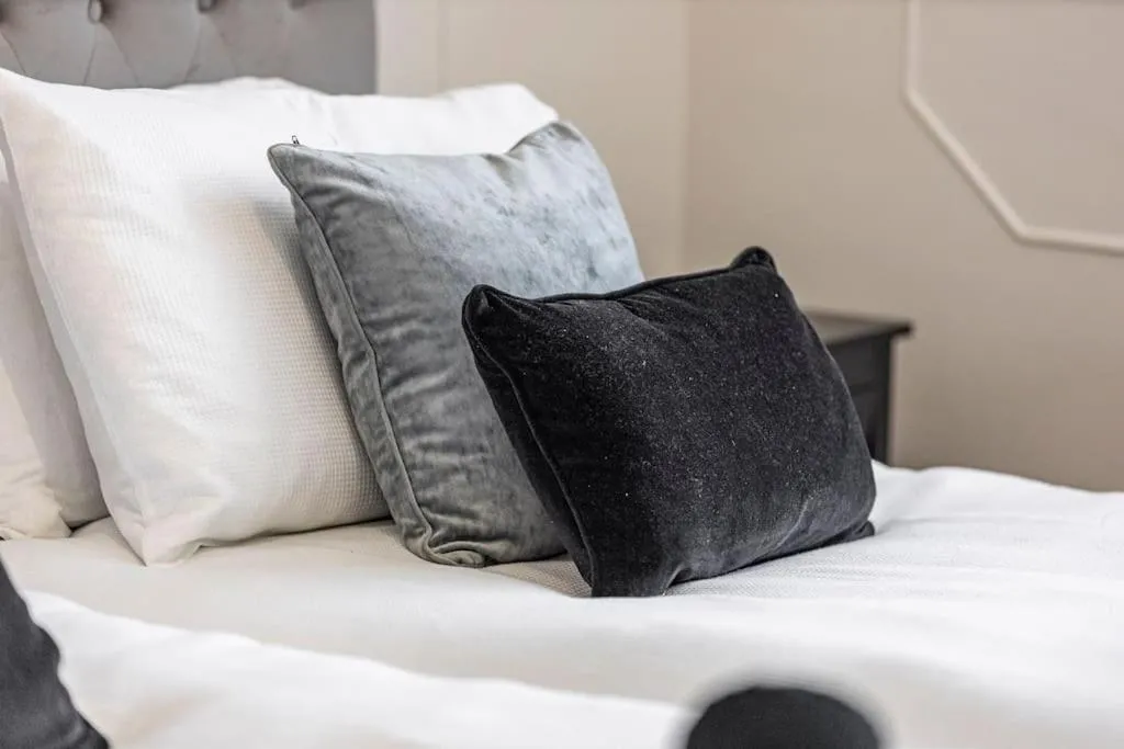 Image 5 of Cozy and spacious full size flat