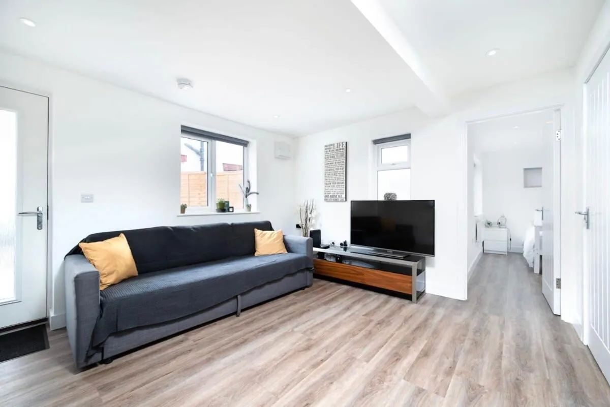 Image 5 of Cozy single level flat with parking
