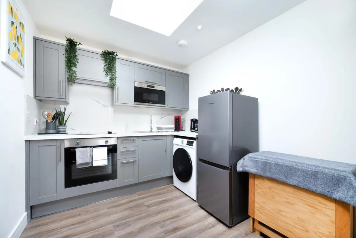 Image 4 of Cozy single level flat with parking