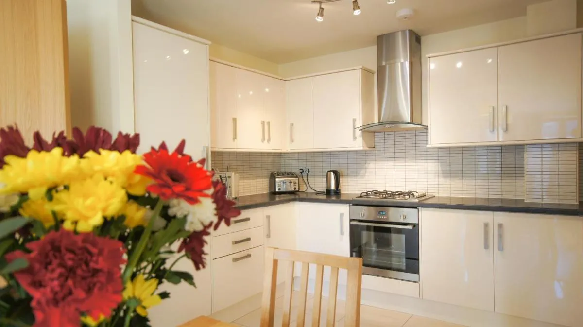 Image 4 of Crompton Court Apartments