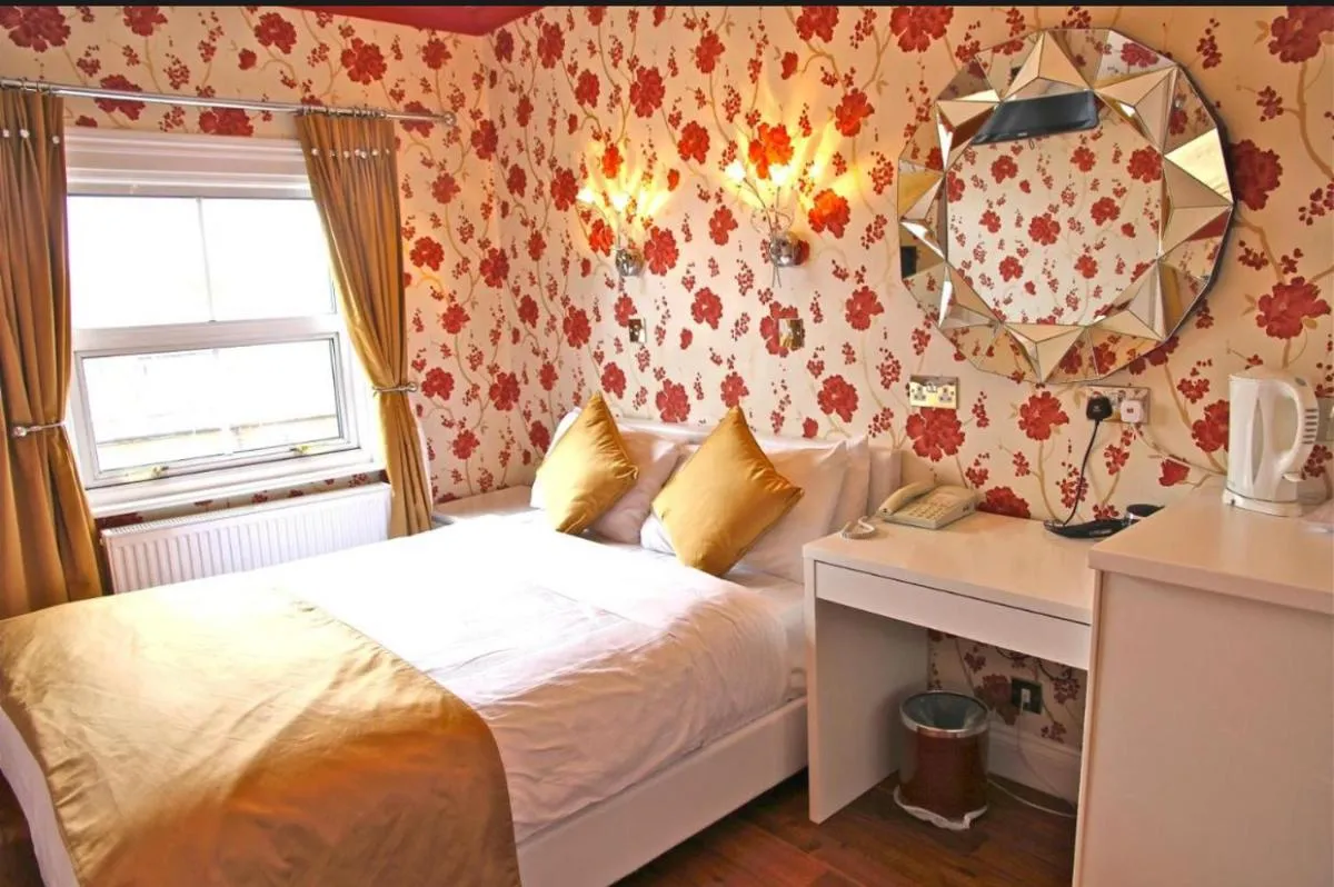 Image 3 of Crompton Guest House