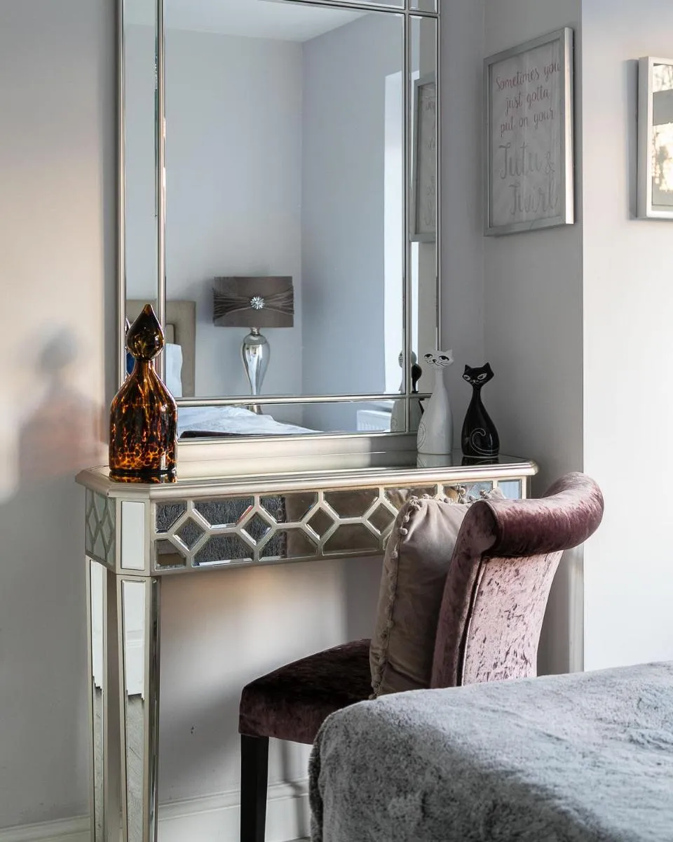 Image 4 of Cromwell road apartments