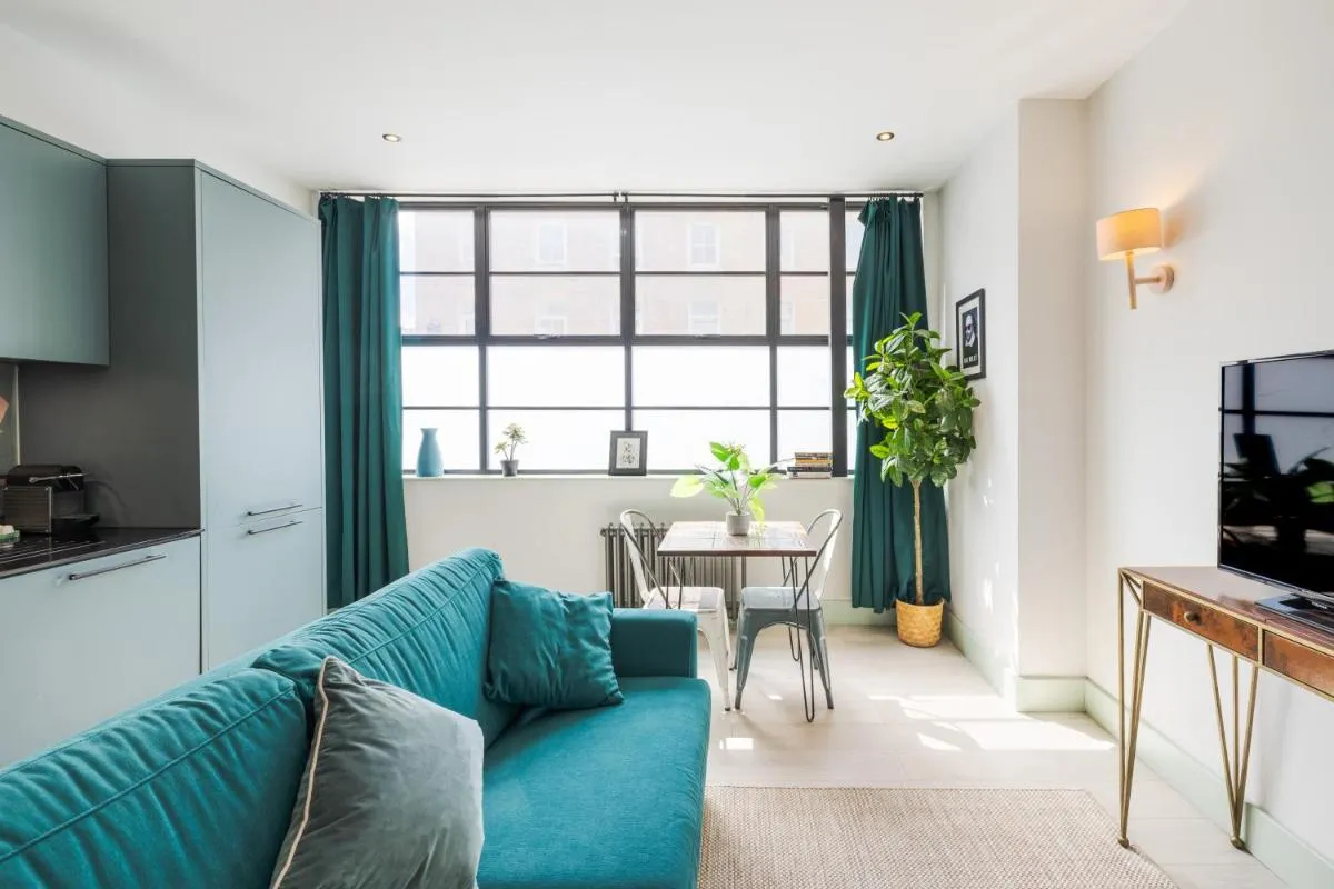 Image 4 of Cute 1-Bedroom Ground Apartment in Stoke Newington