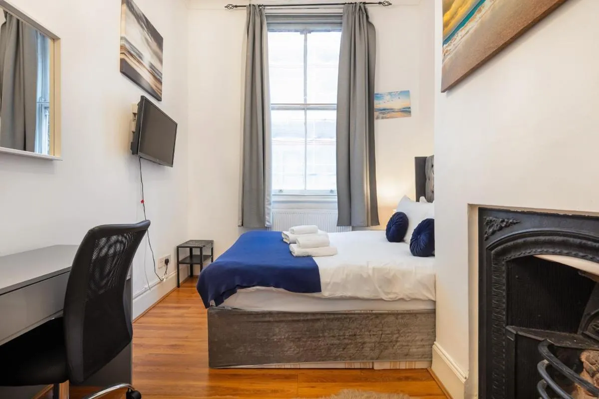 Image 5 of DELUXE AirConditioned Two Bed Apt in Covent Garden