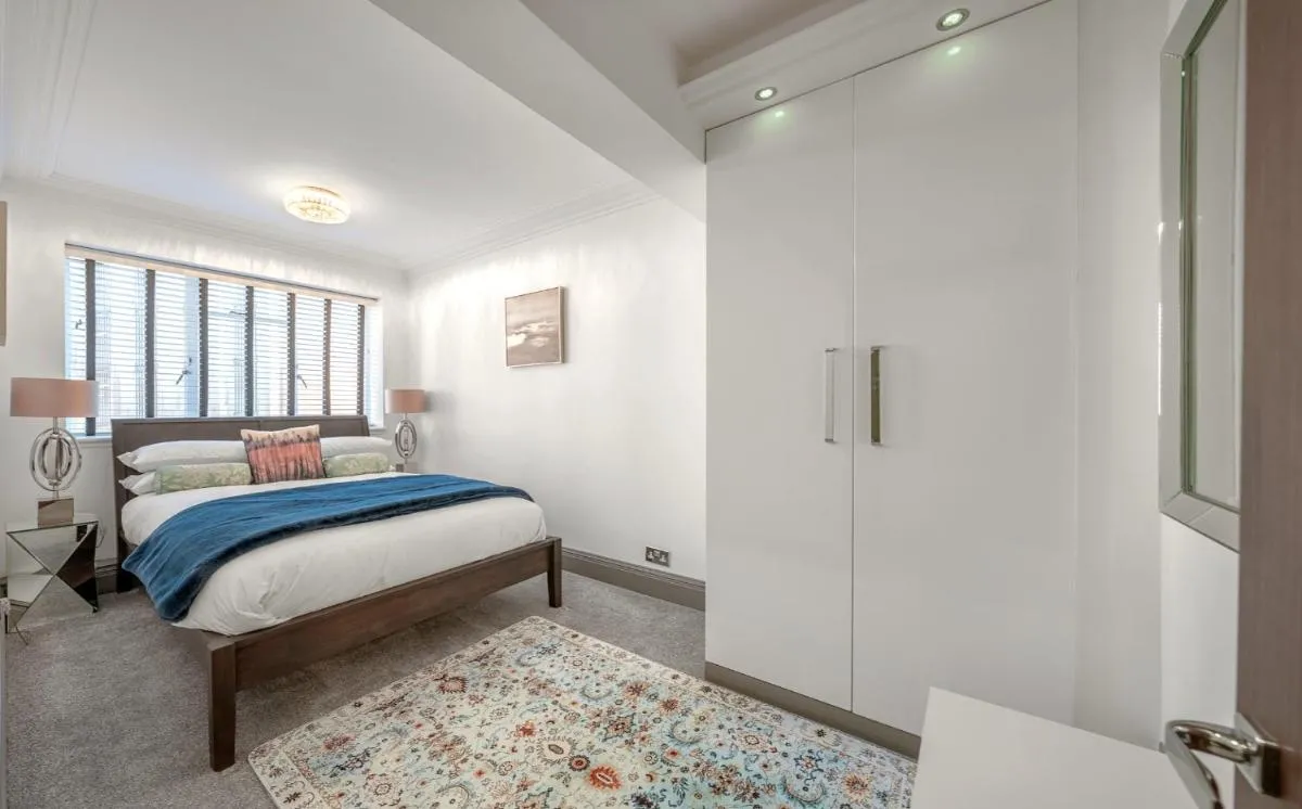 Image 5 of DELUXE Apartment With Terrace over HARRODS